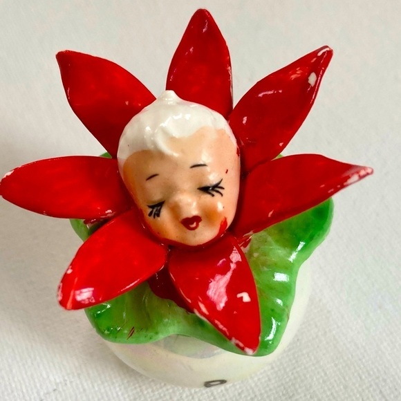 Napco Pixie Poinsettia Miniature Salt and Pepper Shaker Kitch Collectables - Picture 6 of 9